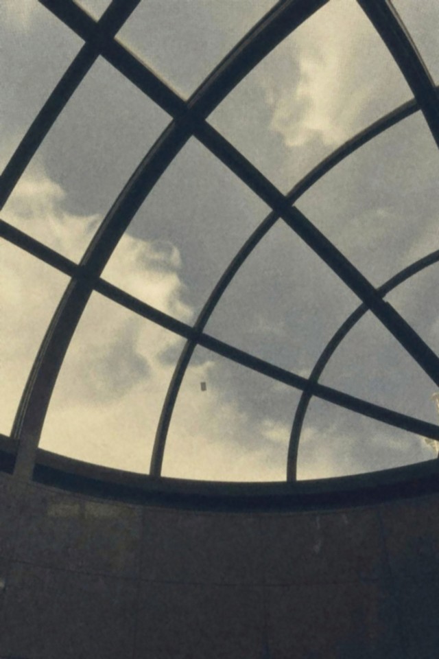 Frame 2 of 8 · Metro 200 · by Jolio